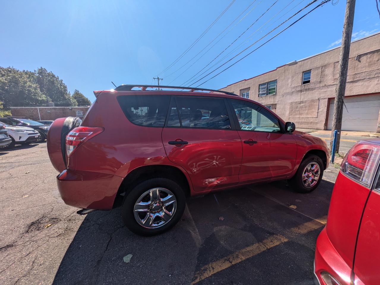 Toyota RAV4  2011