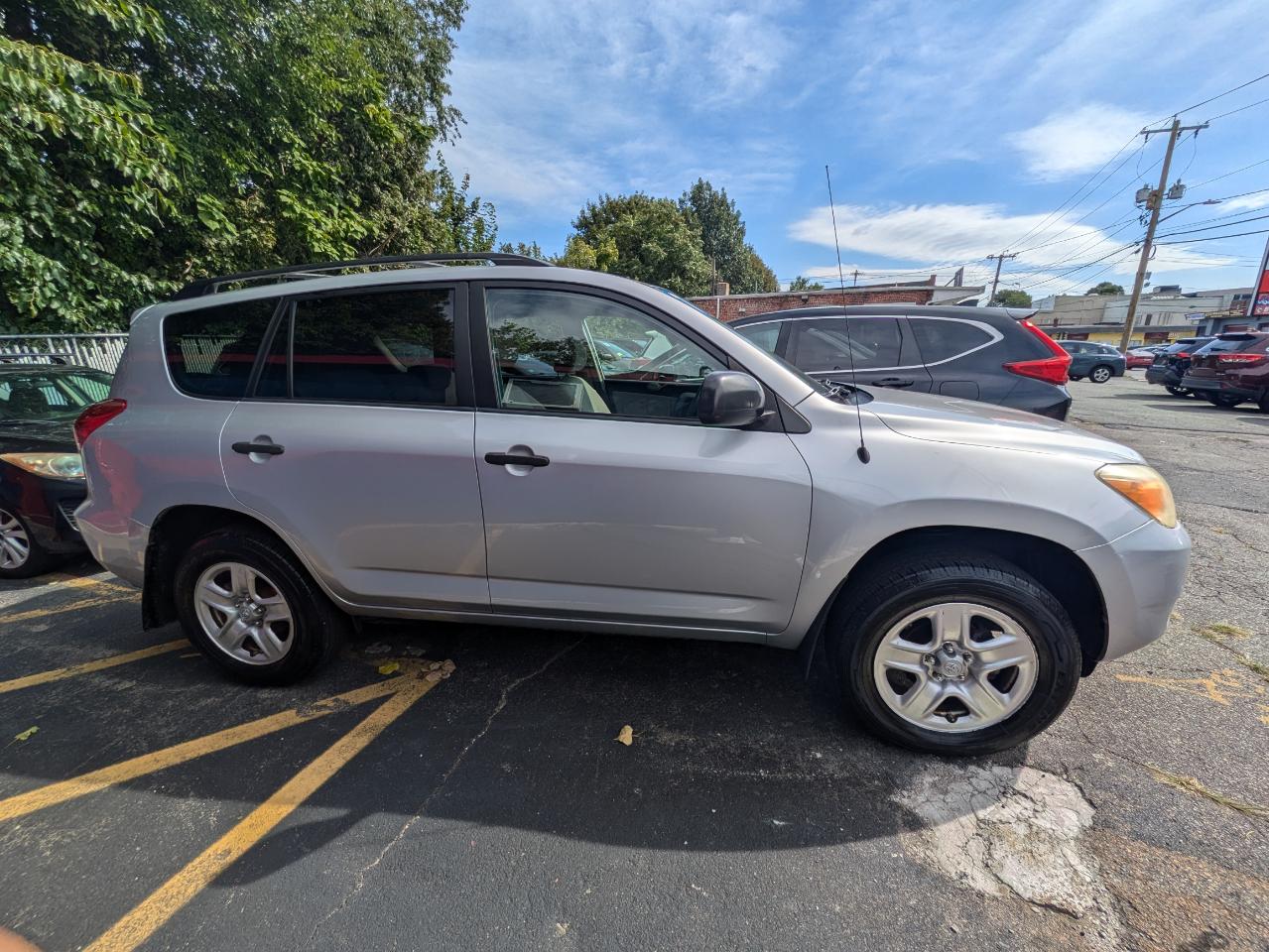 Toyota RAV4 2WD 4dr 4-cyl (Natl) 2007