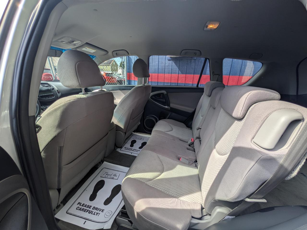 Toyota RAV4 2WD 4dr 4-cyl (Natl) 2007