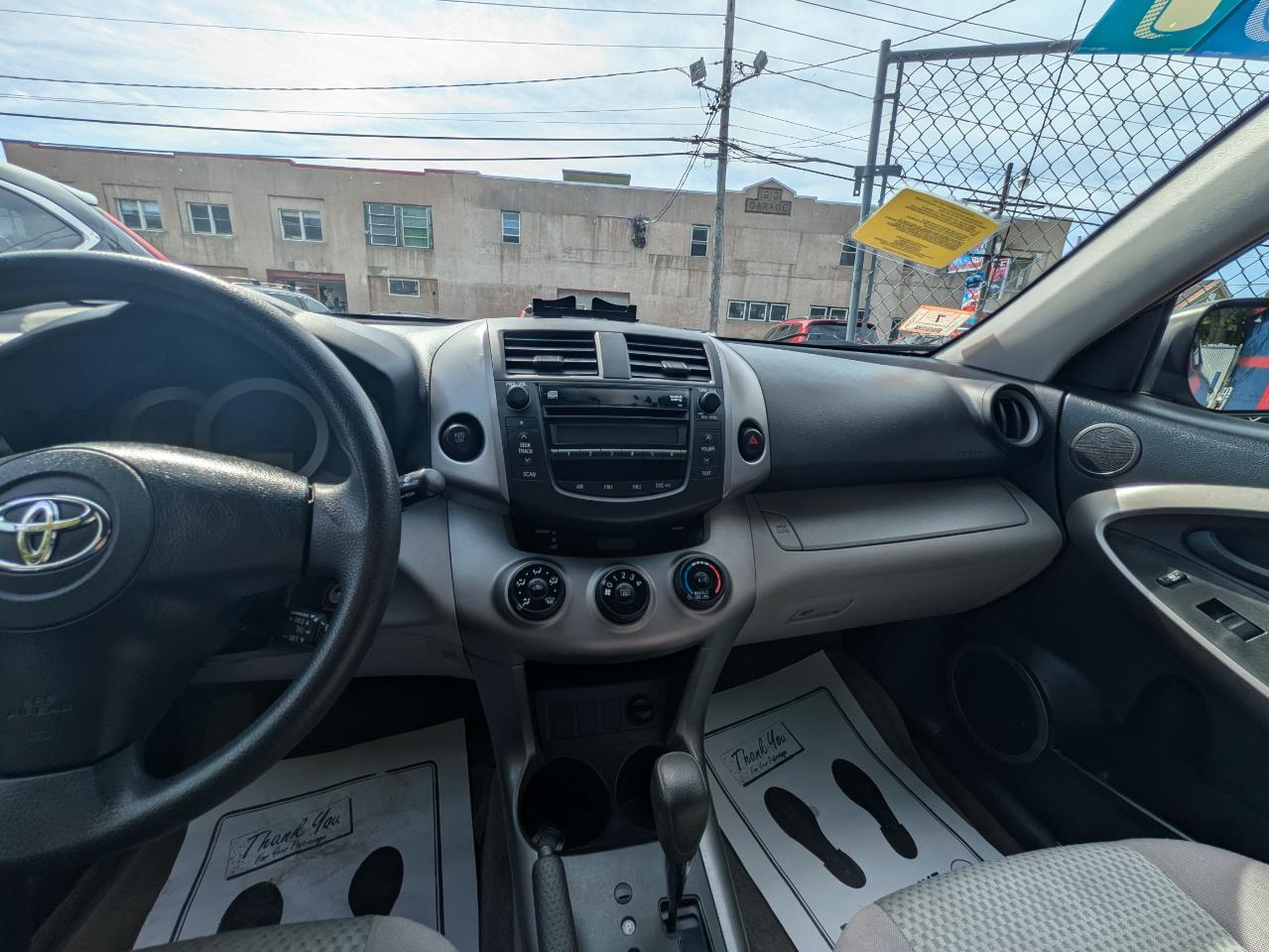 Toyota RAV4 2WD 4dr 4-cyl (Natl) 2007