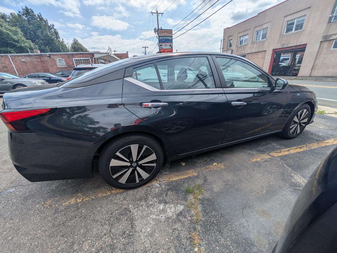 Nissan Altima 2.5 SV Sedan 2022