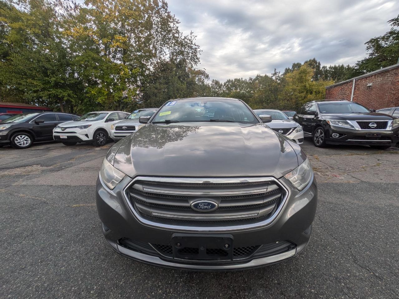 Ford Taurus 4dr Sdn Limited FWD 2013