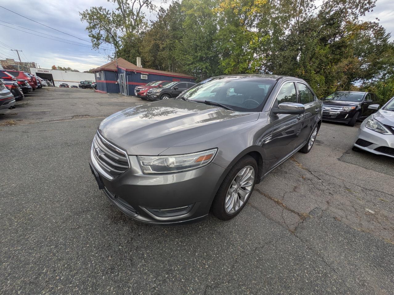 Ford Taurus 4dr Sdn Limited FWD 2013