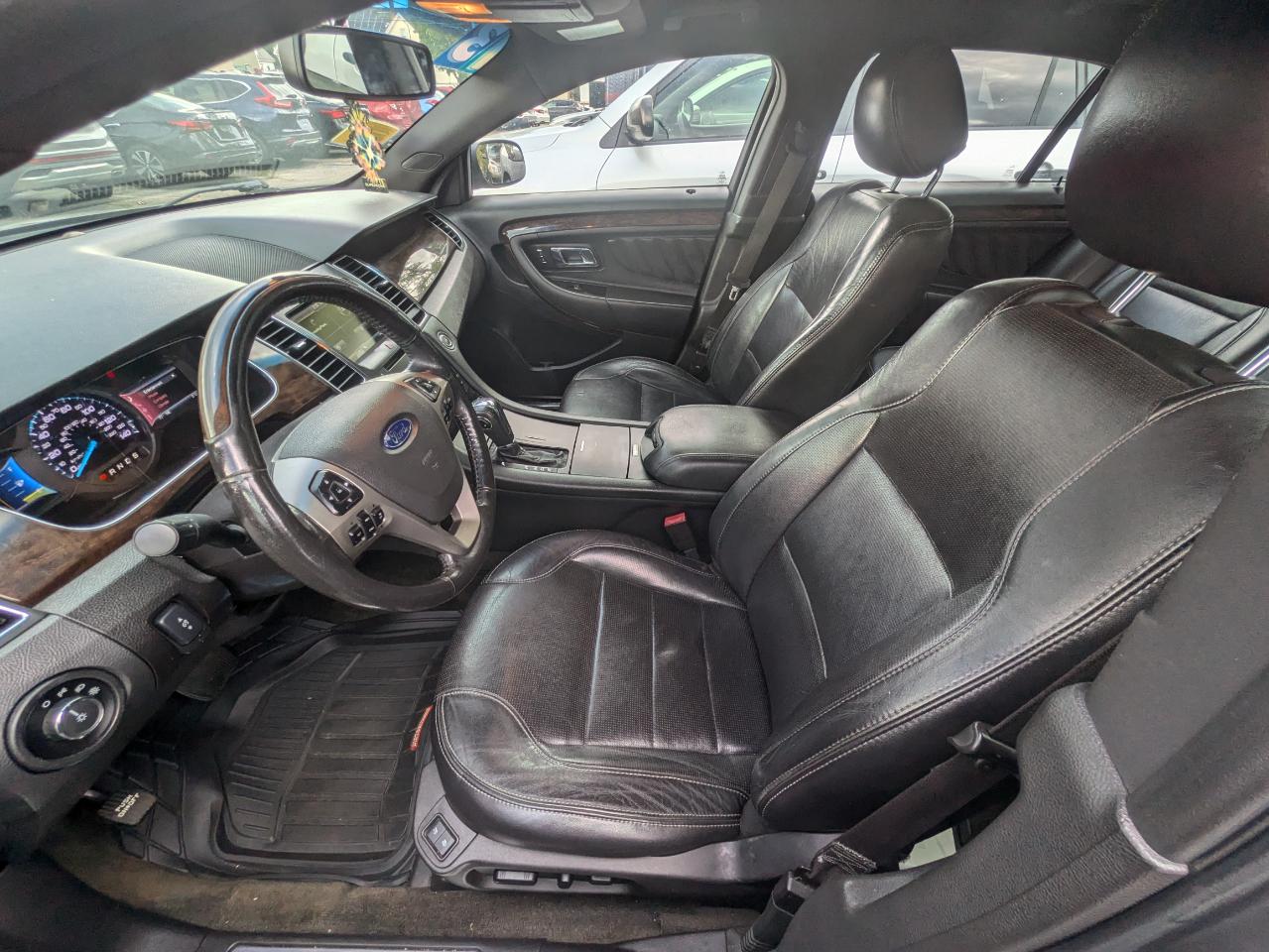 Ford Taurus 4dr Sdn Limited FWD 2013