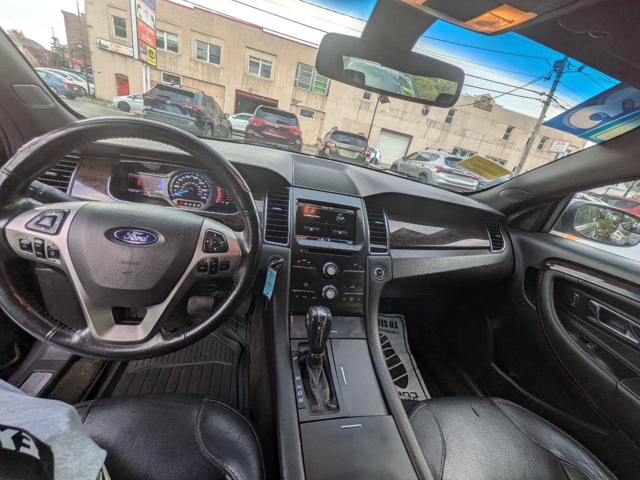 Ford Taurus 4dr Sdn Limited FWD 2013