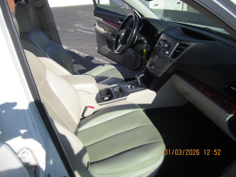 Subaru Outback 2.5i Limited 2011