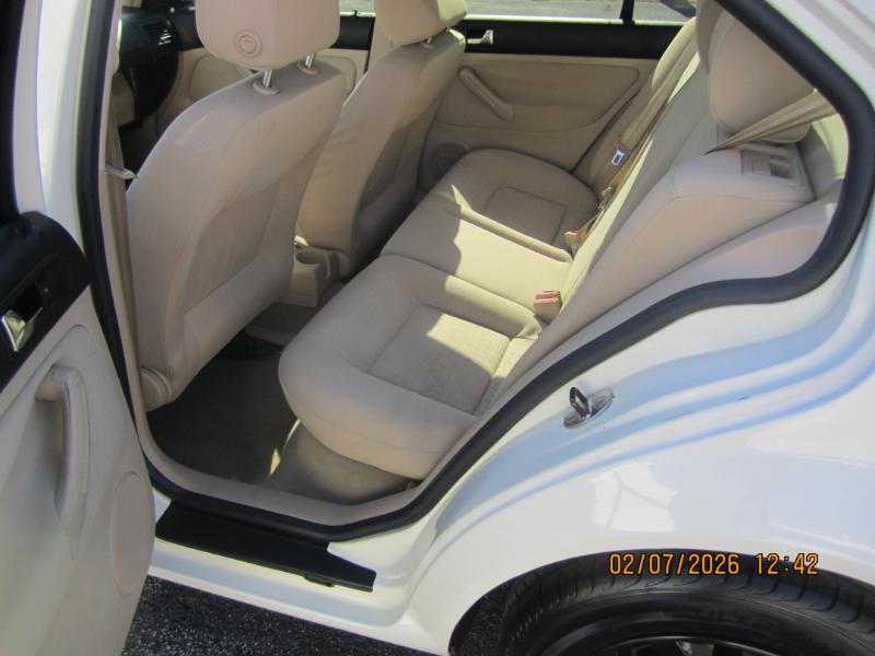 Volkswagen Jetta GL 2.0L 2004