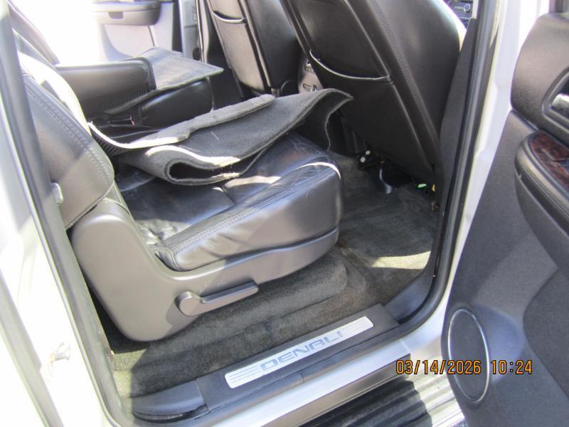 GMC Yukon Denali XL AWD 2007