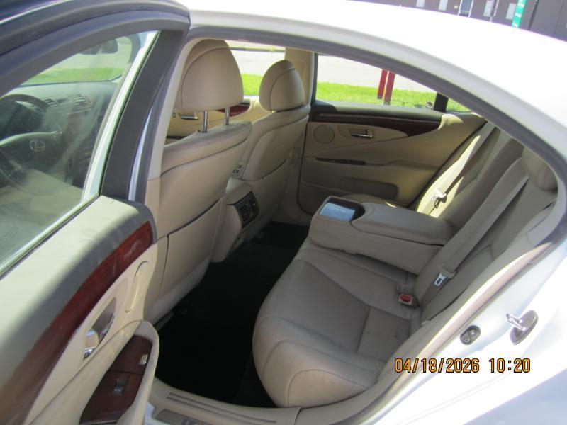 Lexus LS 460 Luxury Sedan 2007