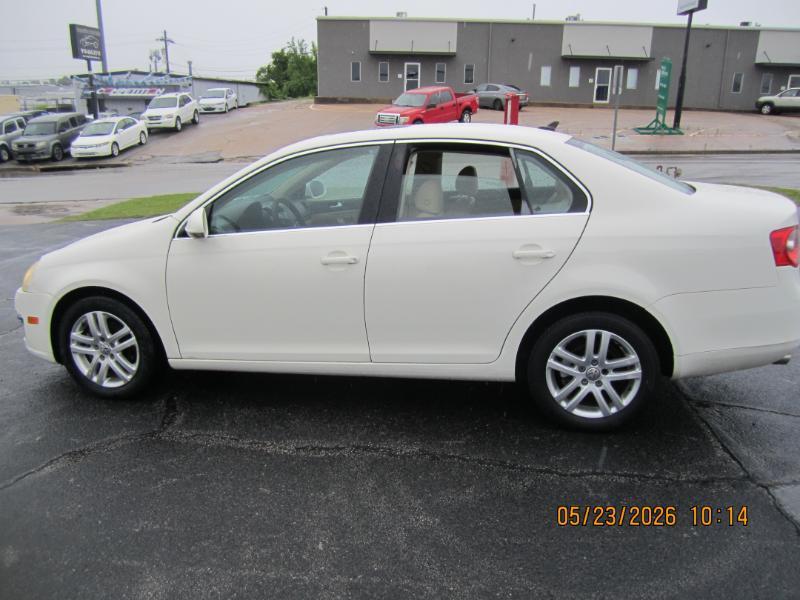 Volkswagen Jetta 2.5L w/ Pkg. 1 & Sunroof 2007