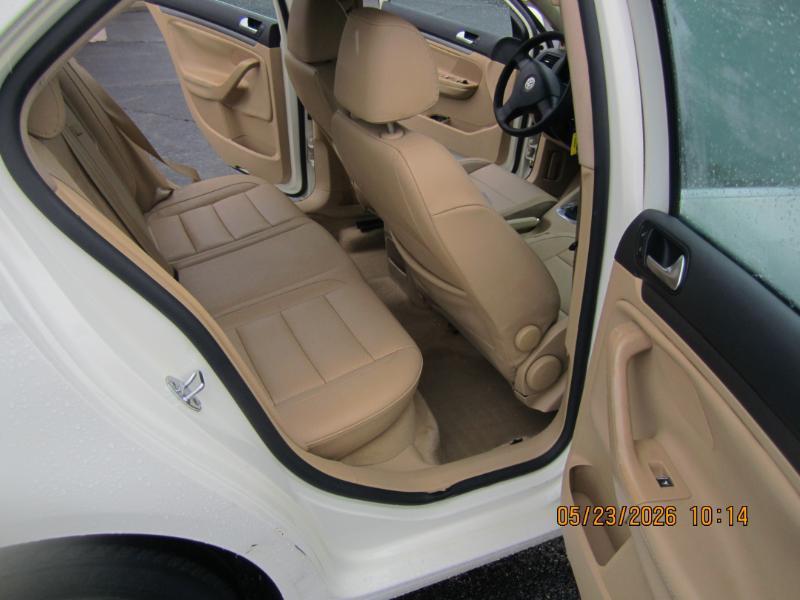Volkswagen Jetta 2.5L w/ Pkg. 1 & Sunroof 2007