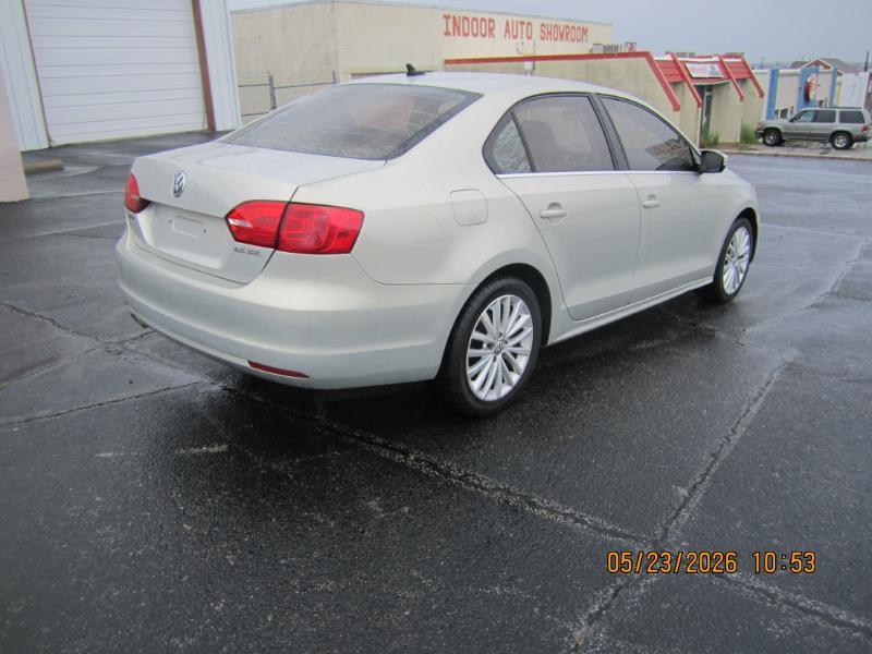 Volkswagen Jetta SEL 2011