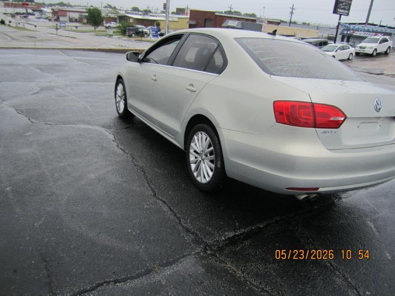 Volkswagen Jetta SEL 2011