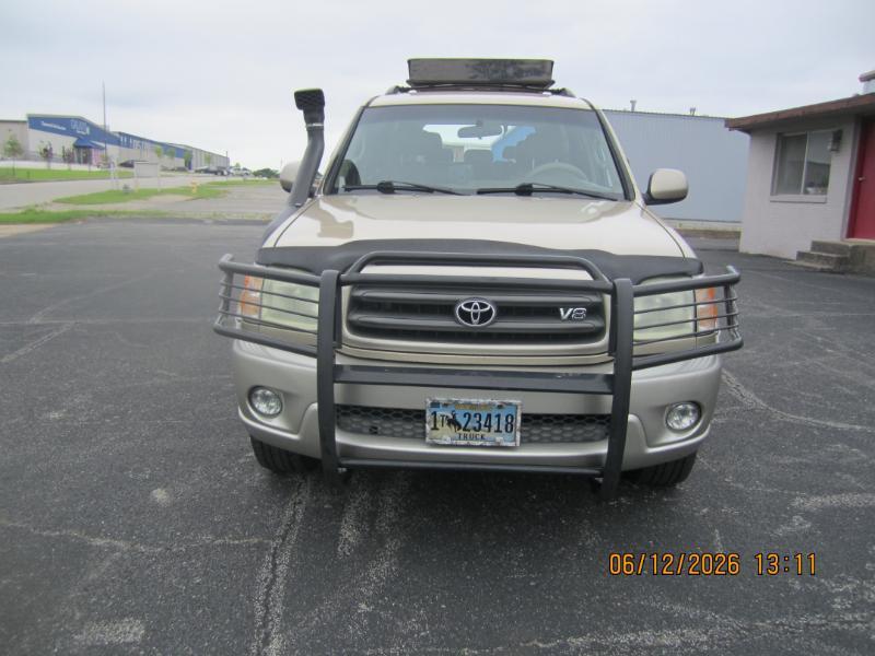 Toyota Sequoia SR5 4WD 2002