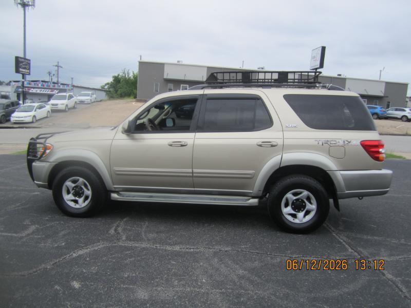 Toyota Sequoia SR5 4WD 2002