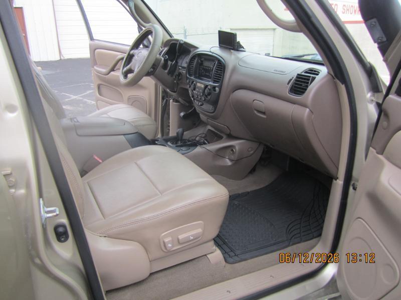 Toyota Sequoia SR5 4WD 2002
