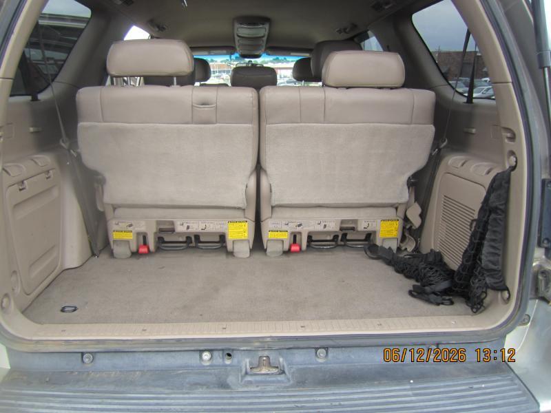 Toyota Sequoia SR5 4WD 2002