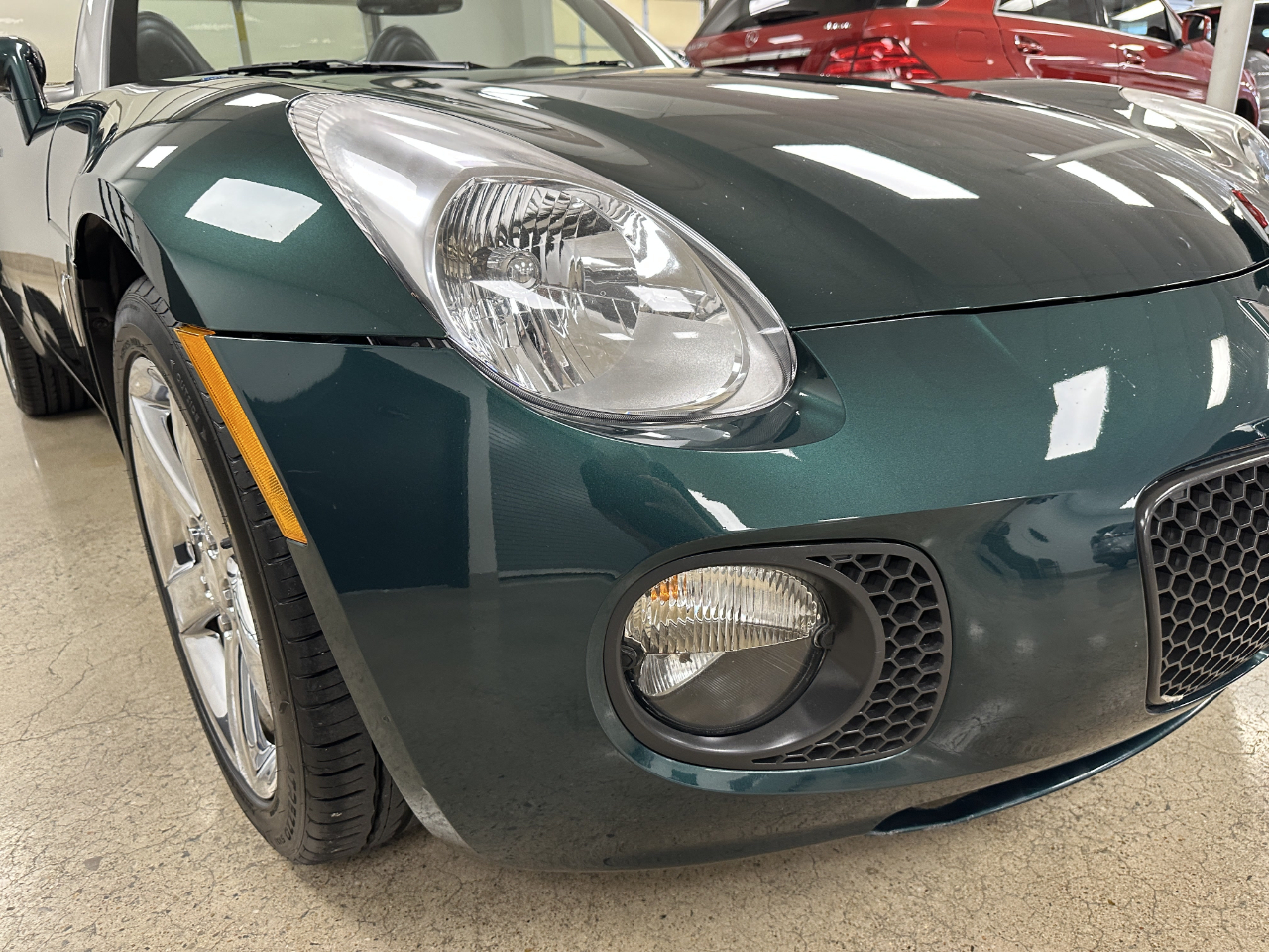 2007 Pontiac Solstice Convertible photo 3