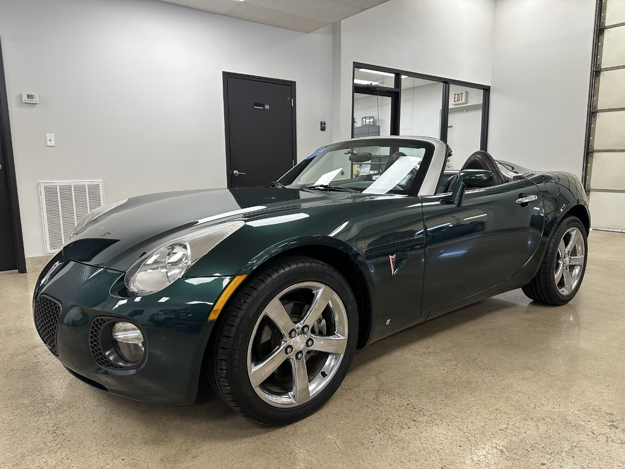 2007 Pontiac Solstice Convertible photo 6