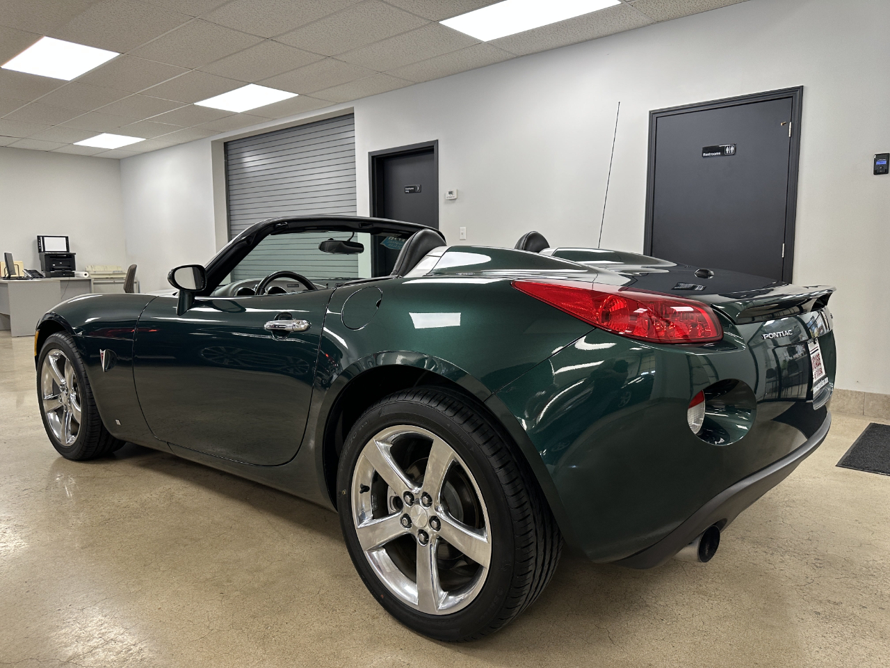 2007 Pontiac Solstice Convertible photo 7