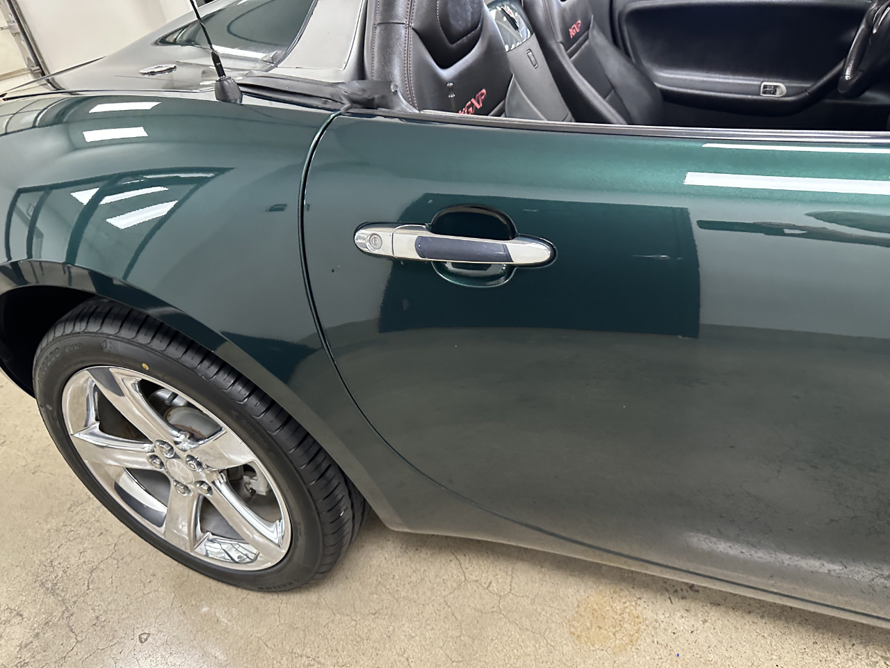 2007 Pontiac Solstice Convertible photo 16