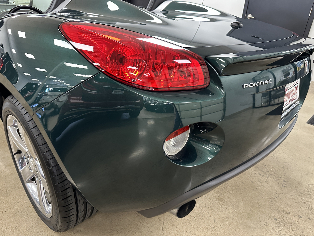 2007 Pontiac Solstice Convertible photo 25