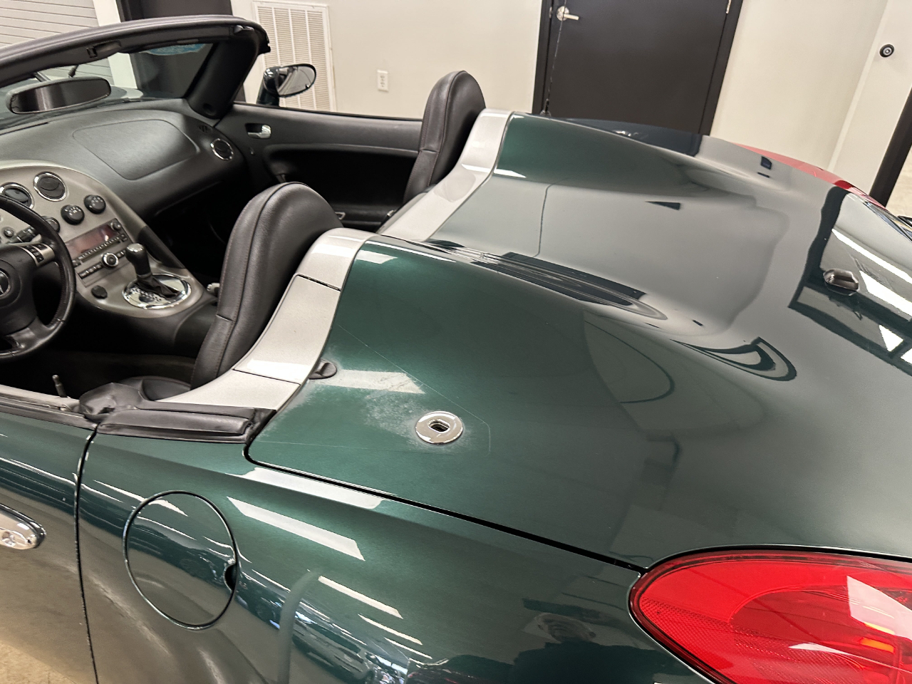 2007 Pontiac Solstice Convertible photo 34