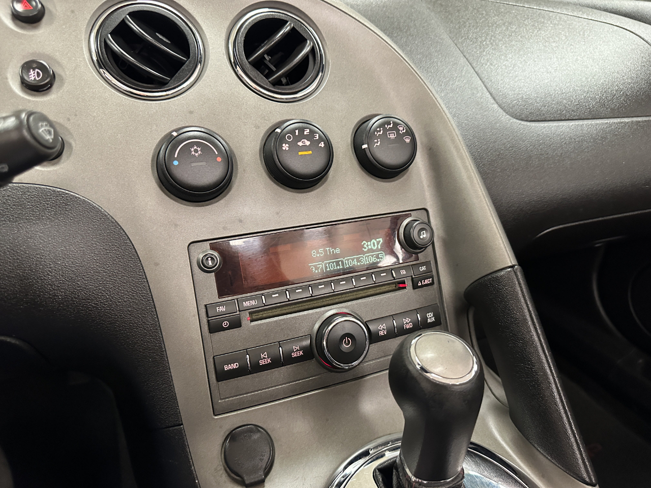 2007 Pontiac Solstice Convertible photo 48