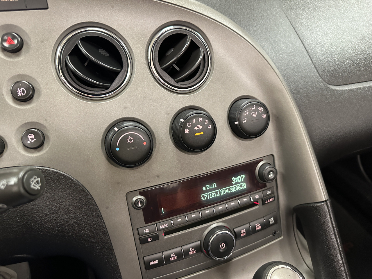 2007 Pontiac Solstice Convertible photo 49