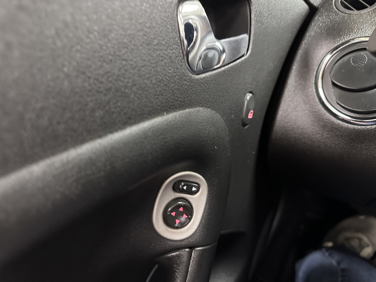 2007 Pontiac Solstice Convertible photo 53