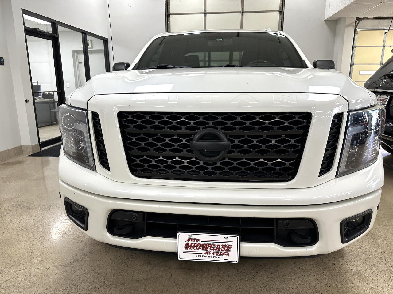 Nissan Titan 4x4 Crew Cab SV 2018