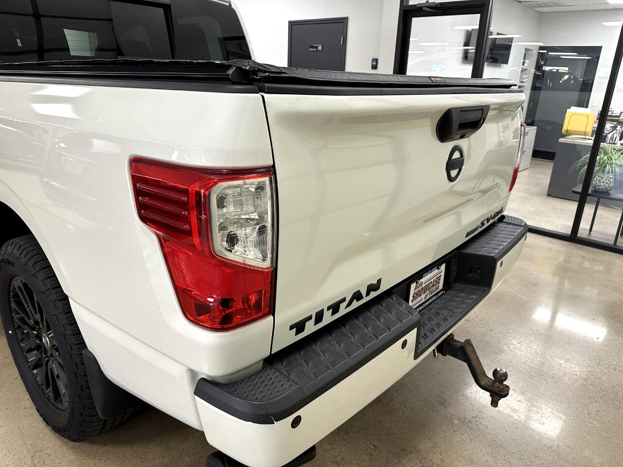 Nissan Titan 4x4 Crew Cab SV 2018