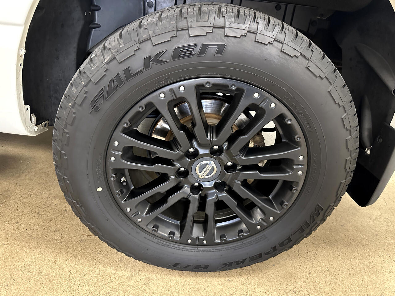 Nissan Titan 4x4 Crew Cab SV 2018