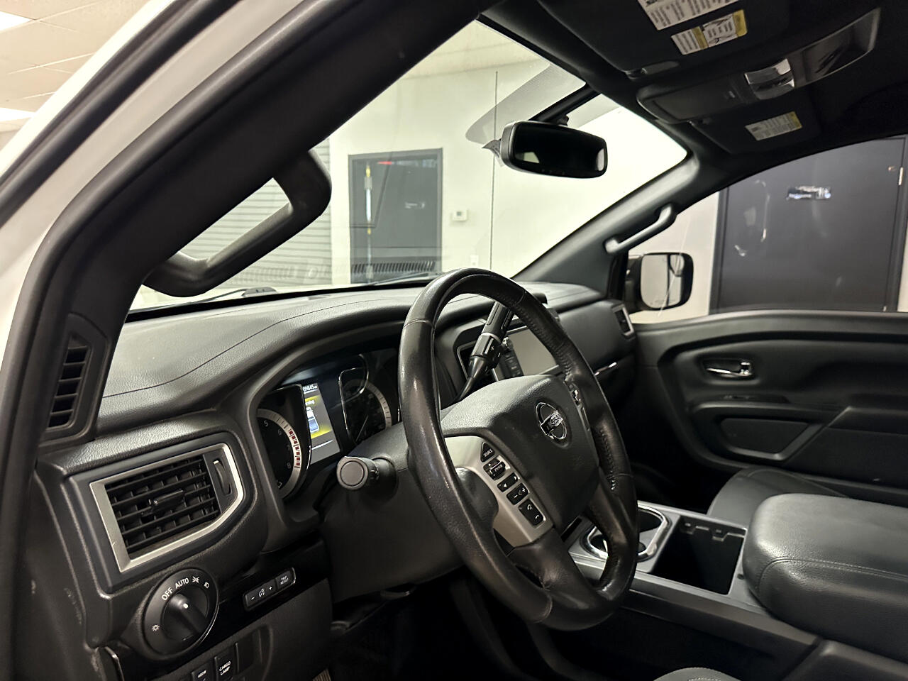 Nissan Titan 4x4 Crew Cab SV 2018