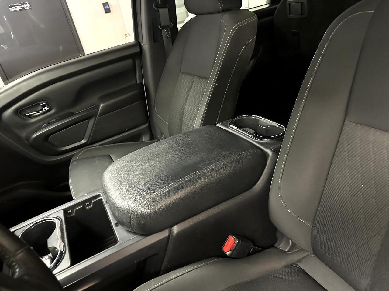 Nissan Titan 4x4 Crew Cab SV 2018