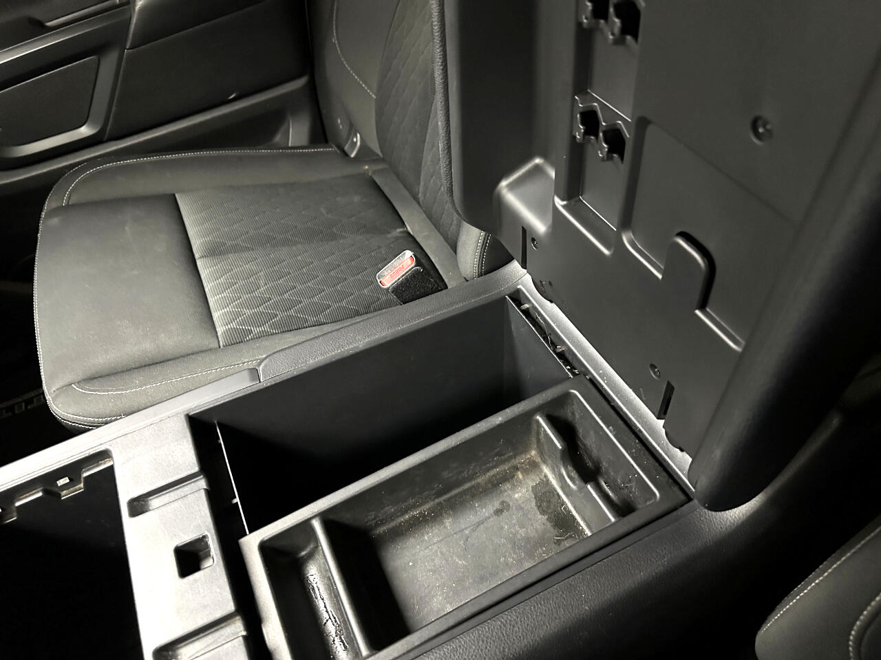 Nissan Titan 4x4 Crew Cab SV 2018