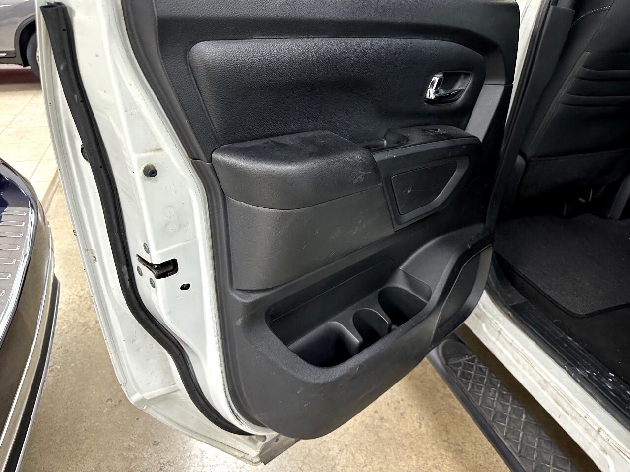 Nissan Titan 4x4 Crew Cab SV 2018