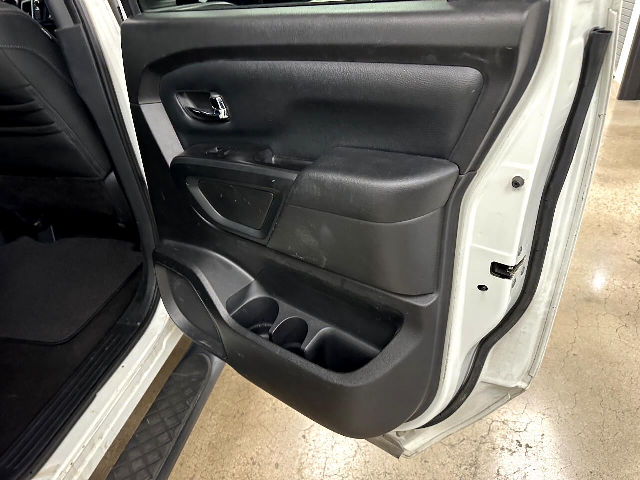 Nissan Titan 4x4 Crew Cab SV 2018