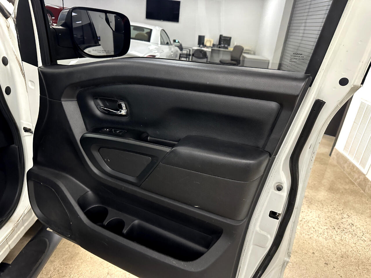 Nissan Titan 4x4 Crew Cab SV 2018