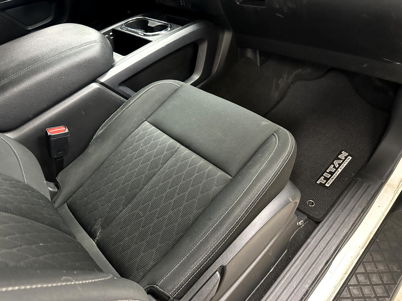 Nissan Titan 4x4 Crew Cab SV 2018