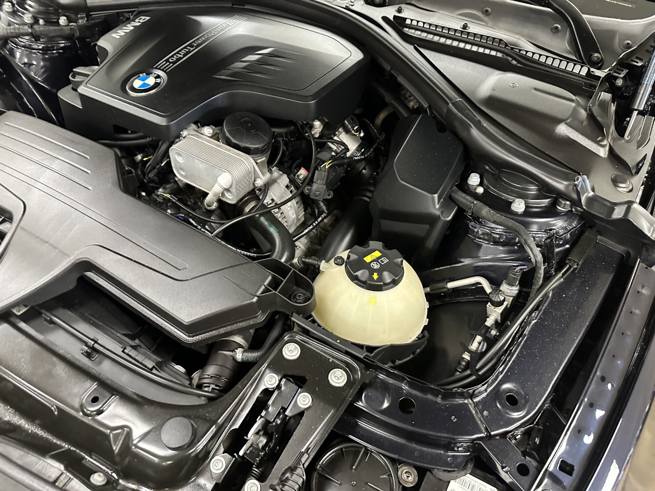 BMW 4 Series 4dr Sdn 428i xDrive AWD Gran Coupe SULEV 2016