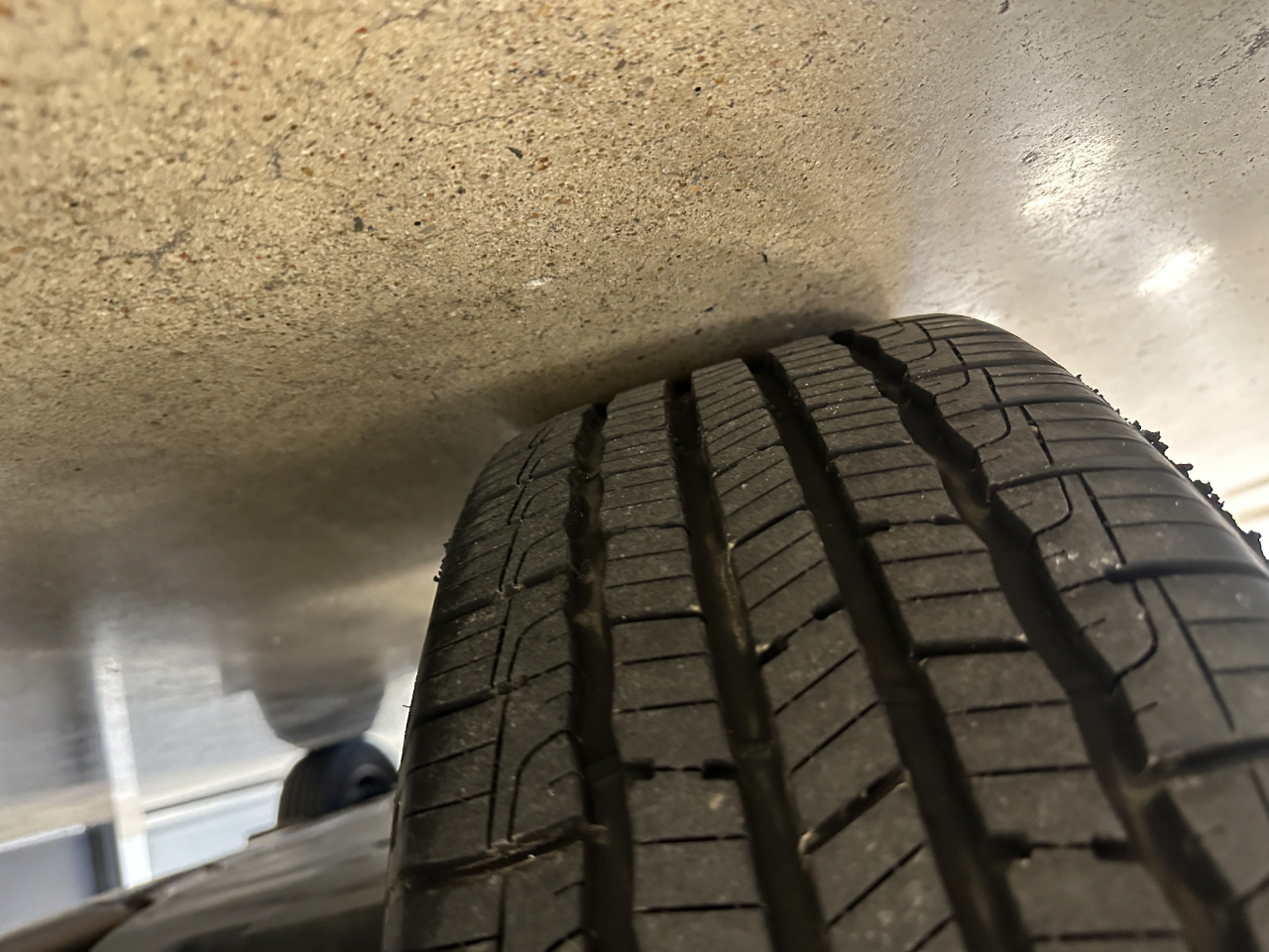 Toyota RAV4 LE FWD (Natl) 2023