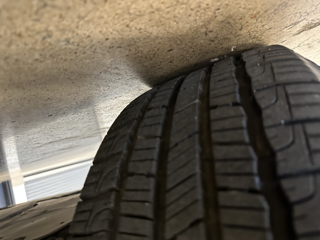 Toyota RAV4 LE FWD (Natl) 2023