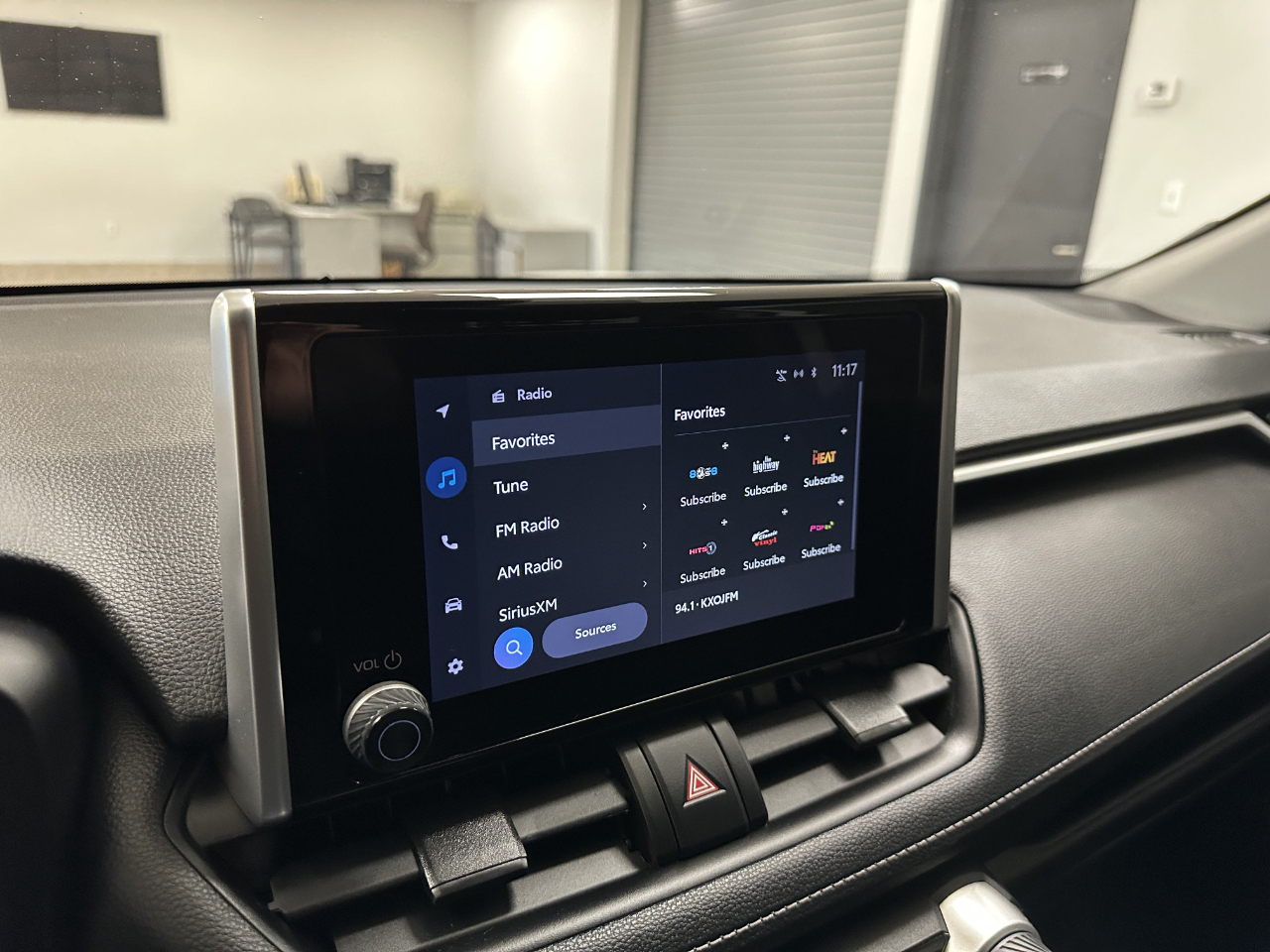 Toyota RAV4 LE FWD (Natl) 2023