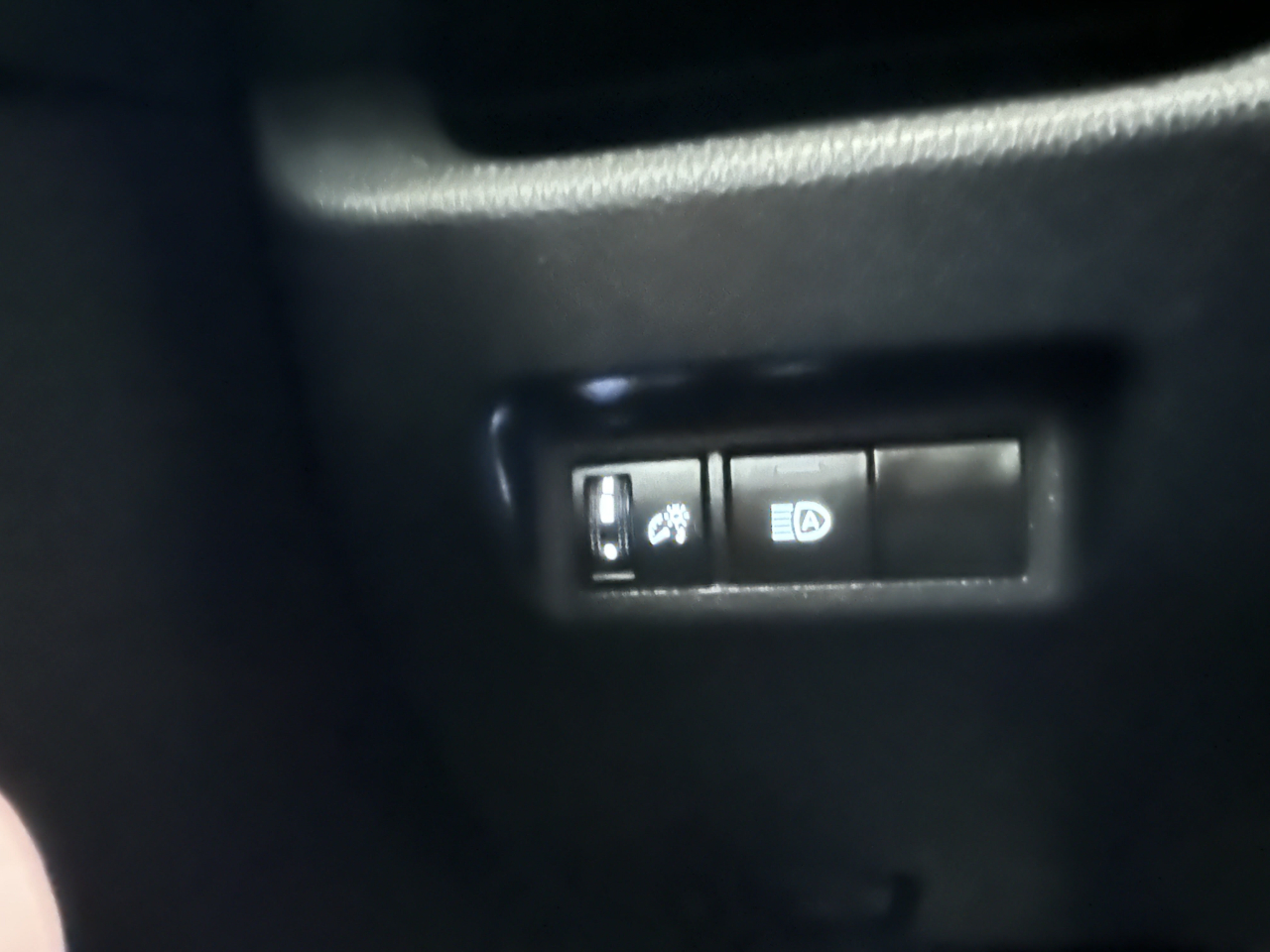 Toyota RAV4 LE FWD (Natl) 2023