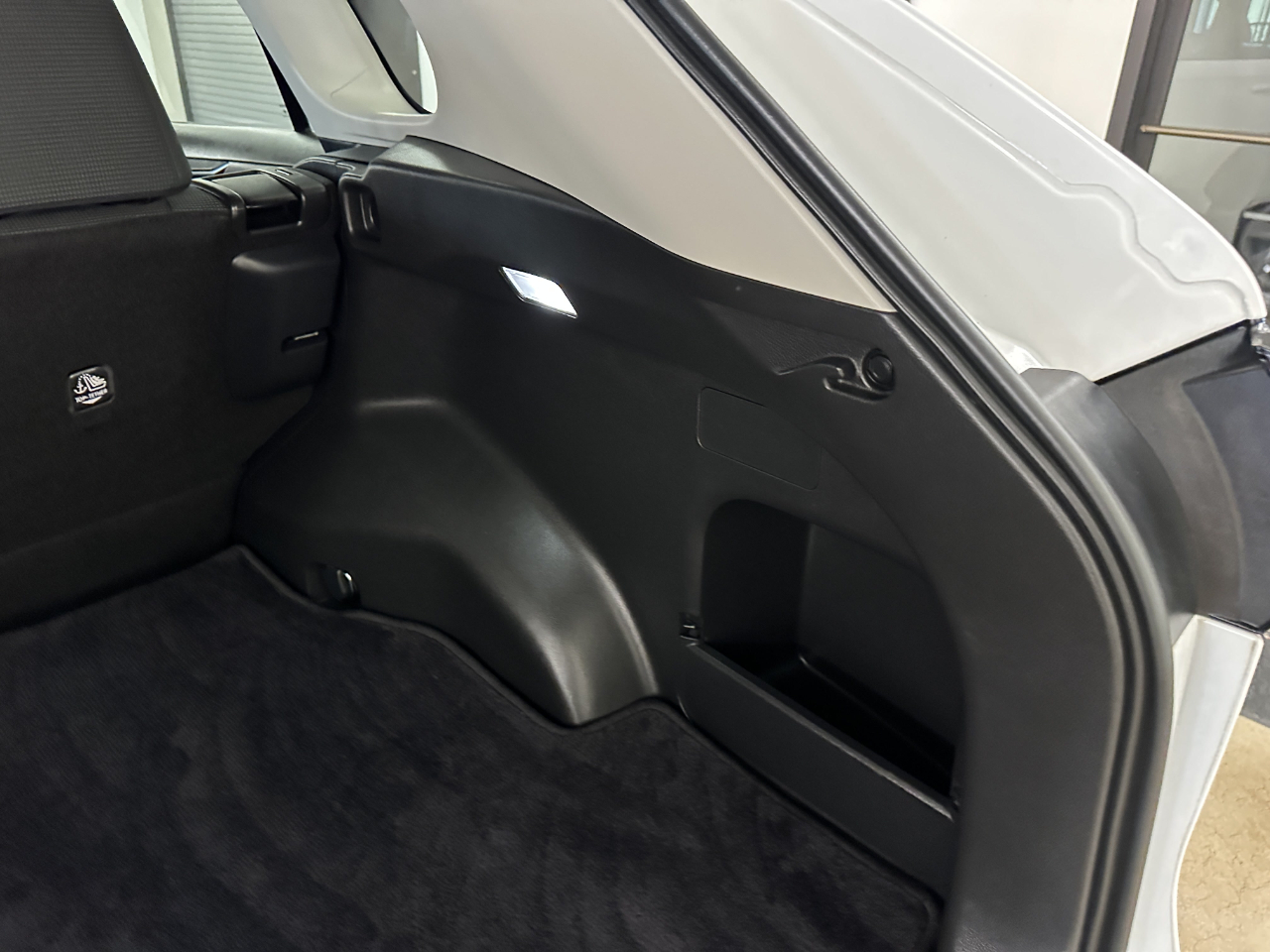 Toyota RAV4 LE FWD (Natl) 2023