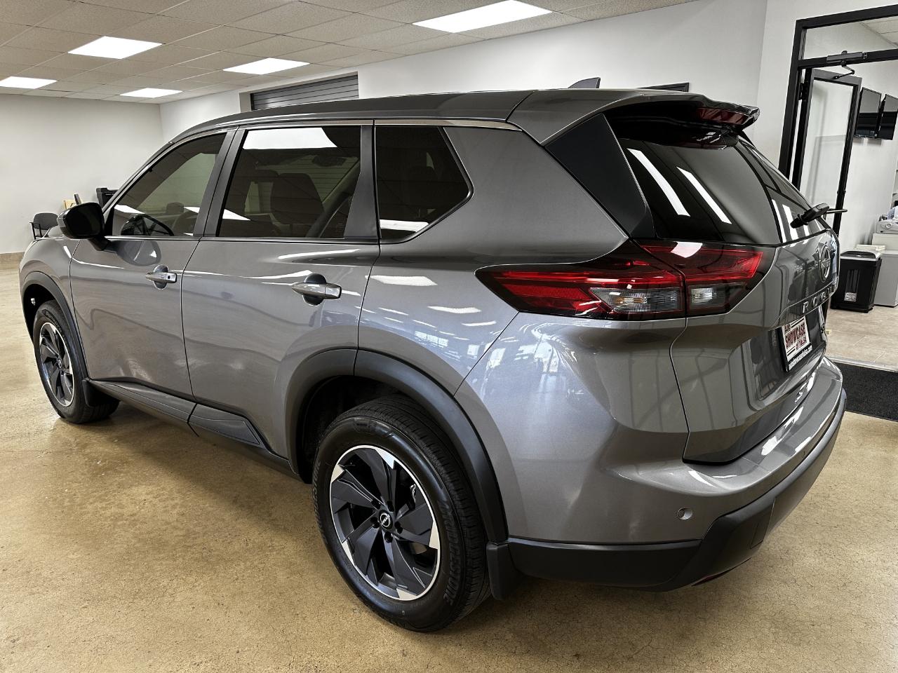 Nissan Rogue FWD SV 2024