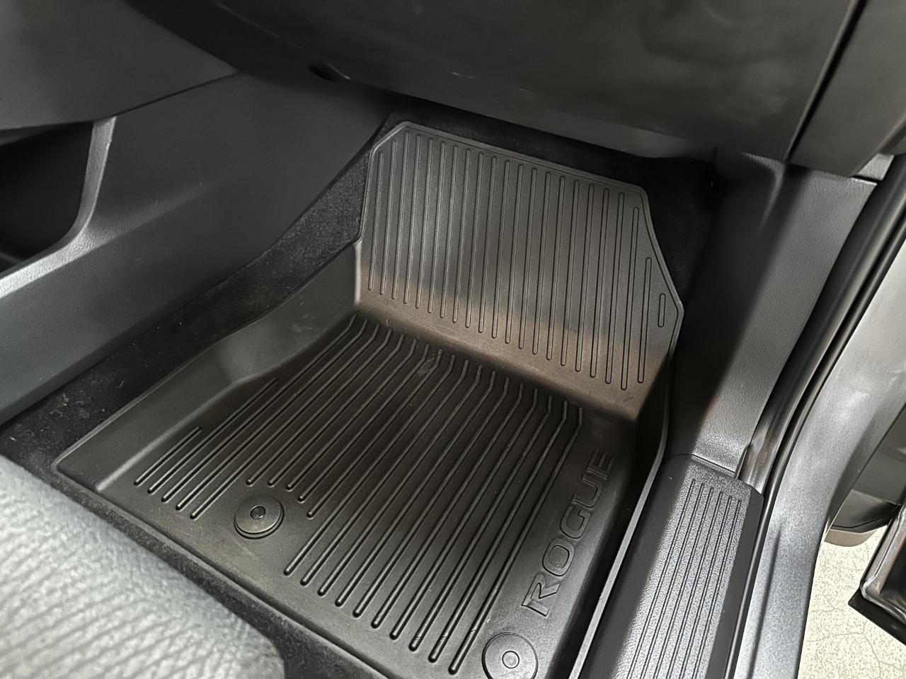 Nissan Rogue FWD SV 2024