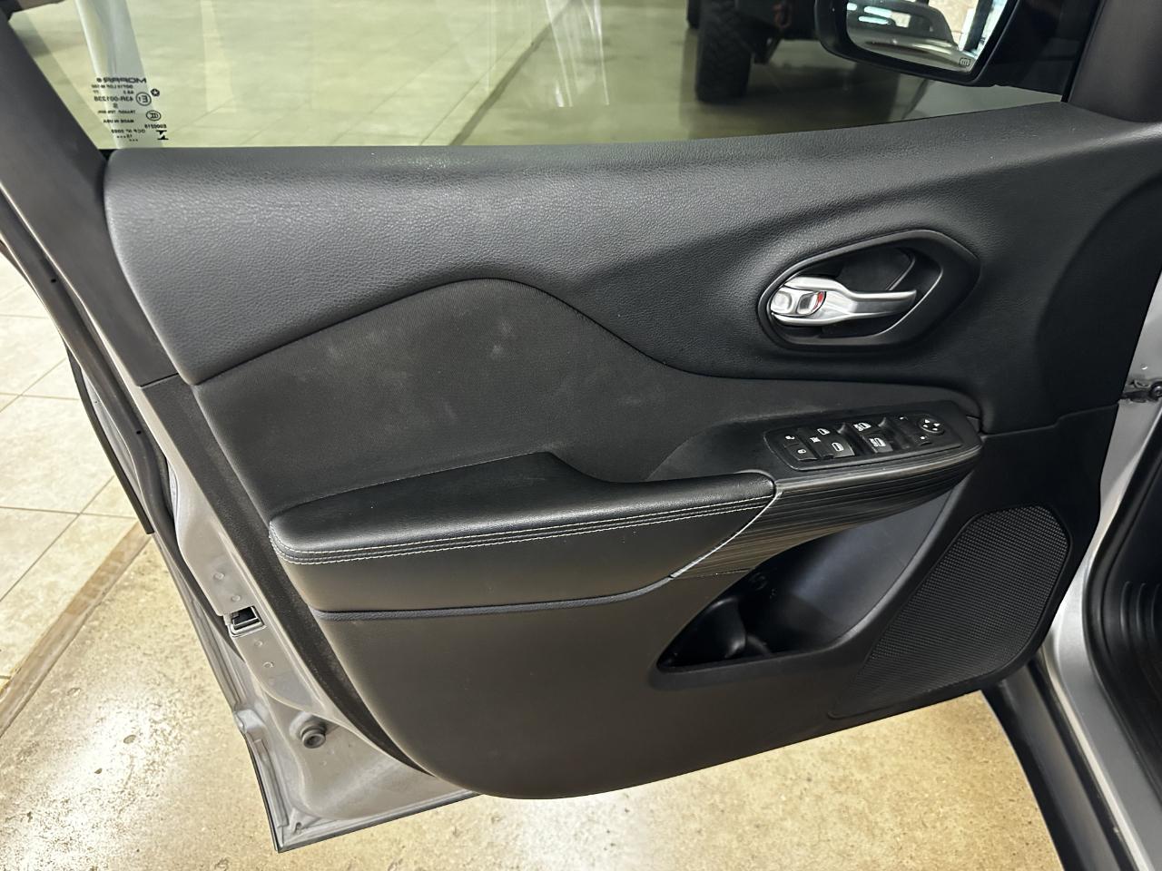 Jeep Cherokee FWD 4dr Altitude *Ltd Avail* 2016