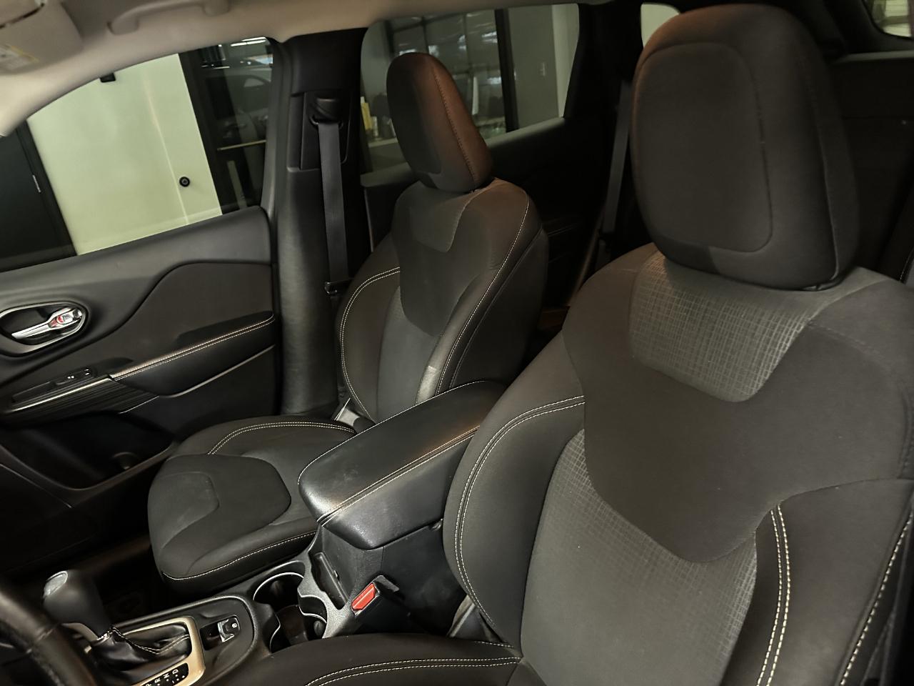 Jeep Cherokee FWD 4dr Altitude *Ltd Avail* 2016